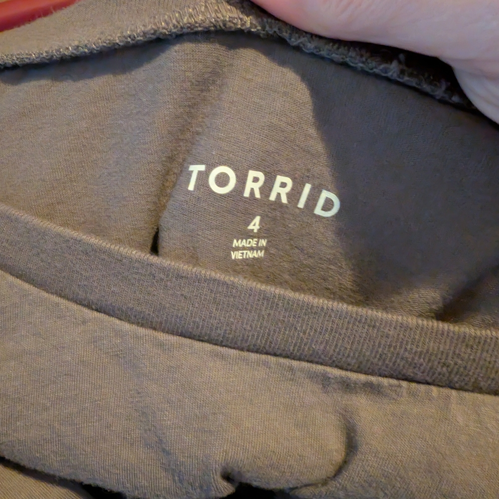 Torrid 4 Gray Graphic Tee - Picture 3 of 5